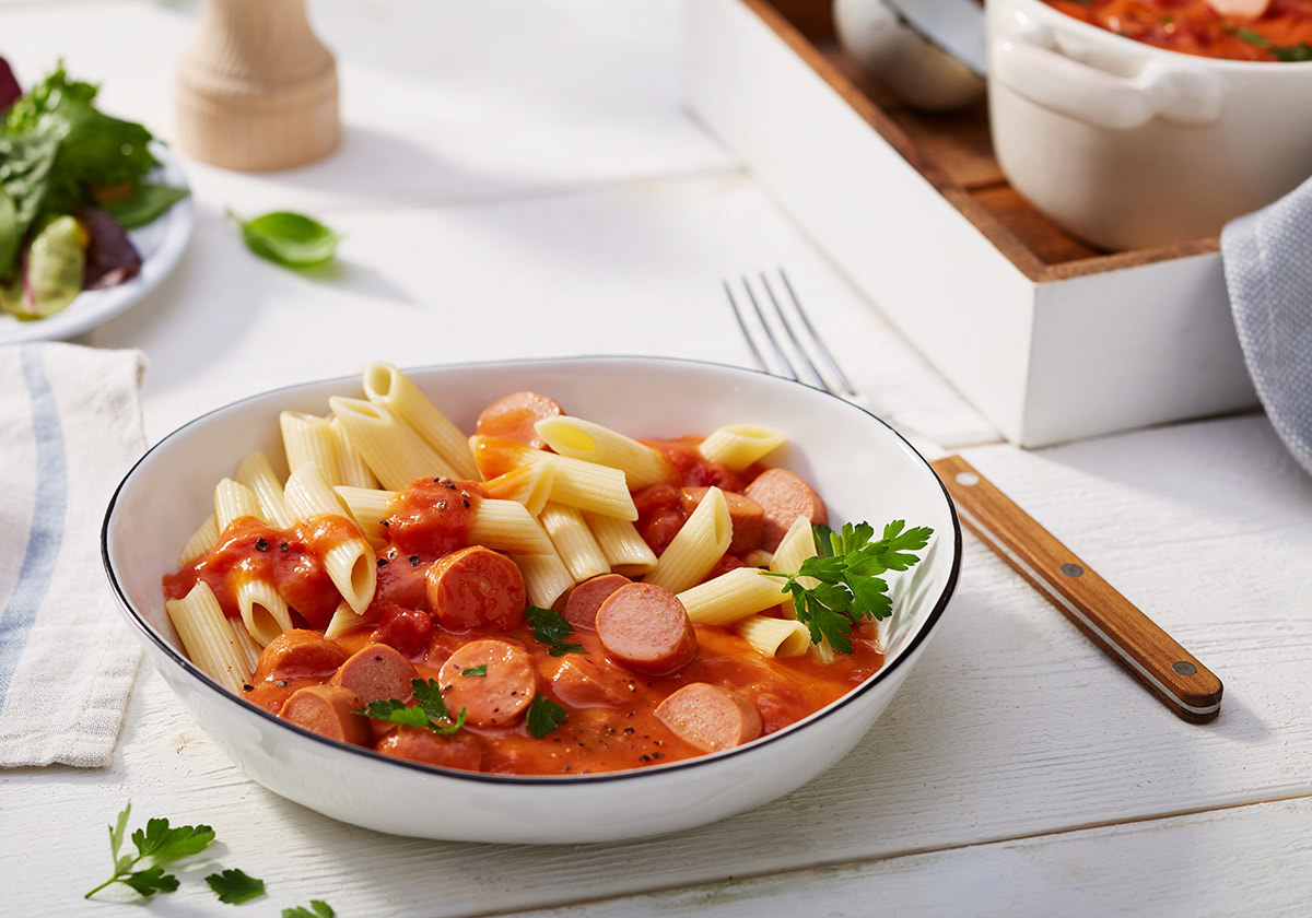 Würstchengulasch mit Penne