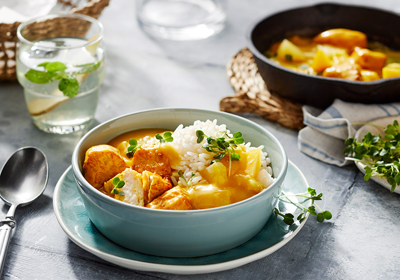 Hähnchenfilet in Curryrahmsoße mit Basmatireis