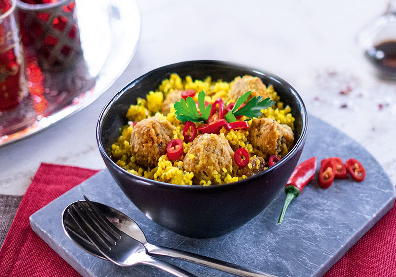 Bulgur-Pfanne mit Falafelbällchen vegan