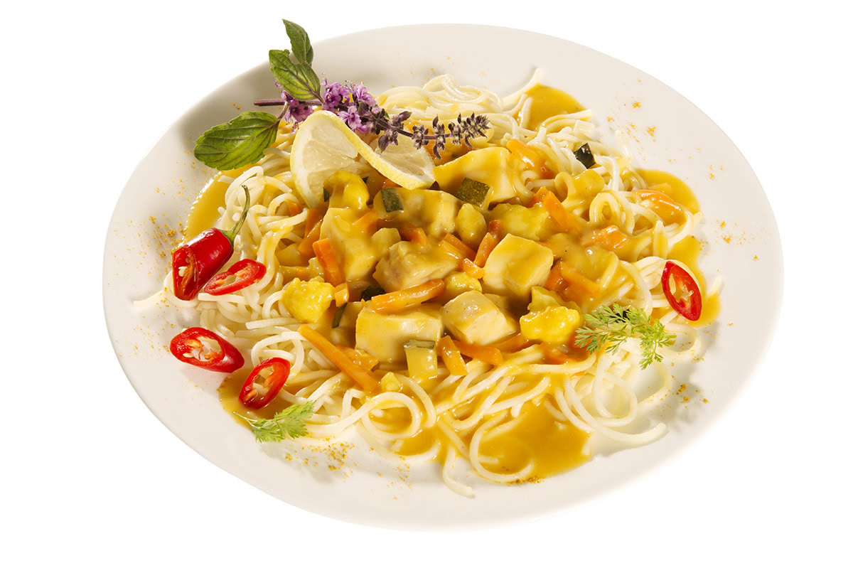 Milde-Gemuese-Curry-Fisch-Pfanne-dazu-Spaghetti-Clean