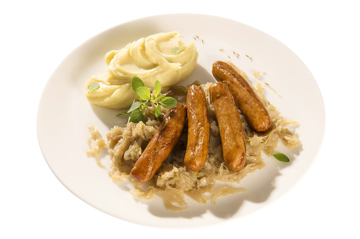 Geflügelbratwürstchen mit Sauerkraut und Kartoffelpüree